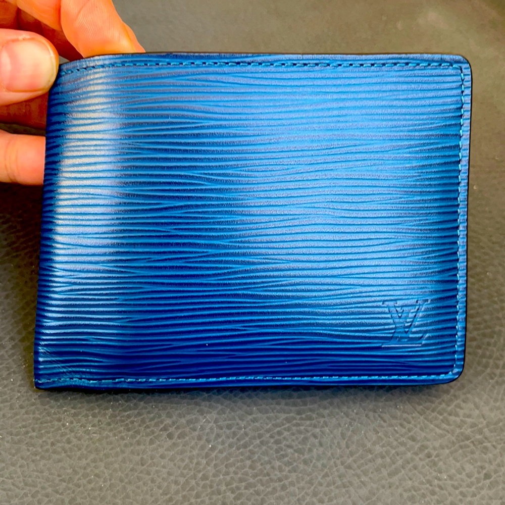 Gorgeous Louis Vuitton Men’s Multiple Wallet
